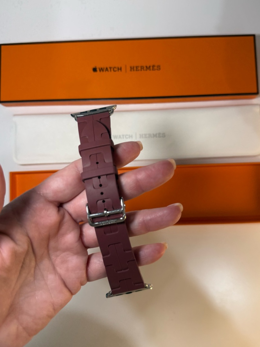 Apple Watch Hermès 45mm Rouge H Kilim Band w/ Stainless Steel Deployment Buckle - Picture 5 of 16
